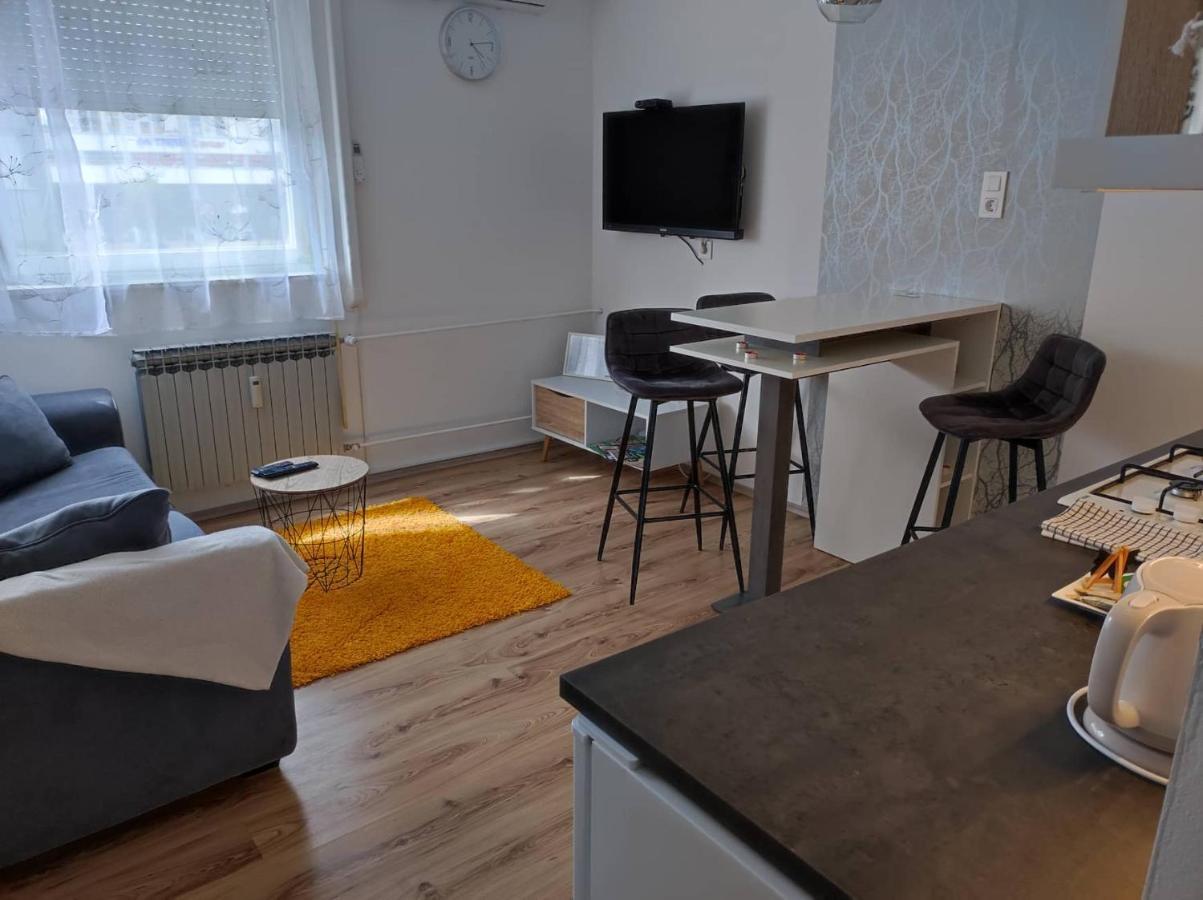 Apartman Emy Károlyváros Kültér fotó